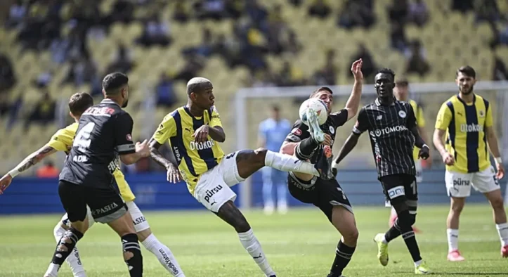 Fenerbahçe Ligi Zaferle Kapattı: Konya Deplasmanından 3 Puanla Döndü
