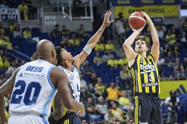 Fenerbahçe Beko’da Tarık Biberoviç Şoku: Yıldız Oyuncudan Kötü Haber Geldi